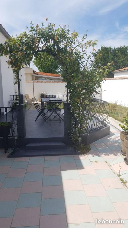 Les Belous Villa ลาโรแชล ภายนอก รูปภาพ